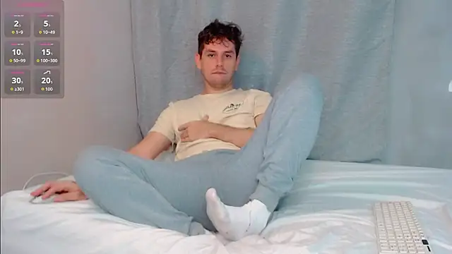 Snapshot of Luc_7 chatting on 02/22/26, 09:30 Luc 7 online show from 02/22/26, 09:30