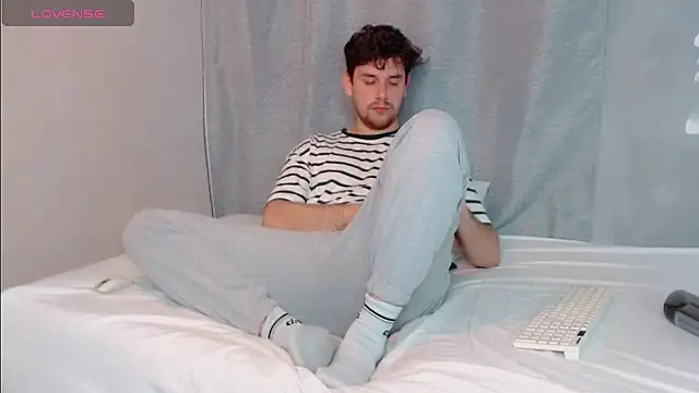 Snapshot of Luc_7 chatting on 03/10/26, 06:46 Luc 7 online show from 03/10/26, 06:46