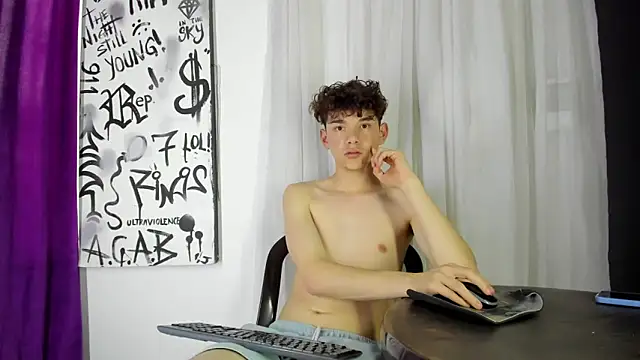 Snapshot of Philippsx chatting on 06/14/26, 04:31 Philippsx online show from 06/14/26, 04:31