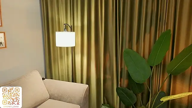 Snapshot of honey_kors chatting on 03/23/26, 04:11 honey kors online show from 03/23/26, 04:11