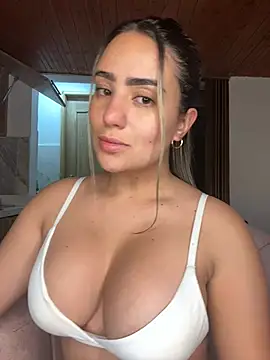 Miilana  online show from 04/15/26, 10:44