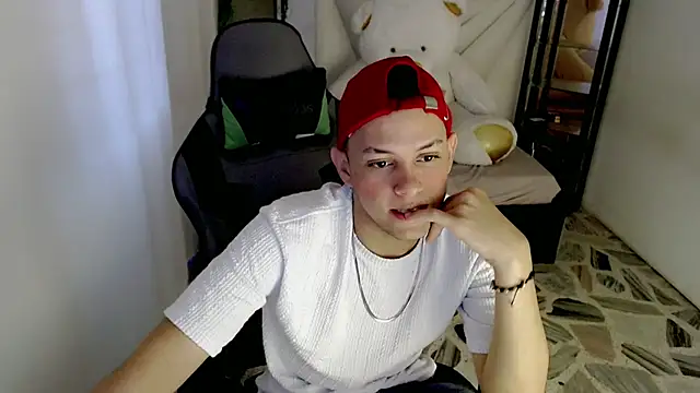 Top and bottom online show from 04/30/26, 08:04