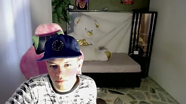 Top and bottom online show from 05/02/26, 07:52