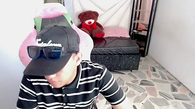 Top and bottom online show from 05/10/26, 07:19