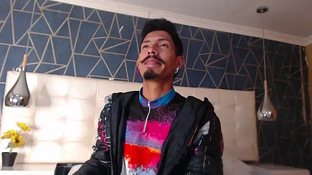 NoaahTylor online show from 02/13/26, 07:32