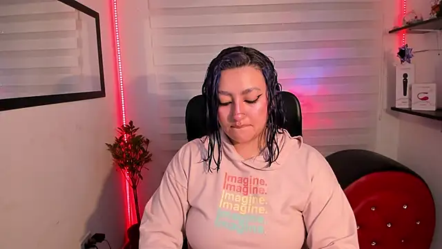 Emily Jonesh online show from 06/07/26, 12:20