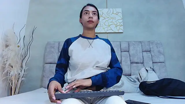 MelanyStone  online show from 05/12/26, 01:52