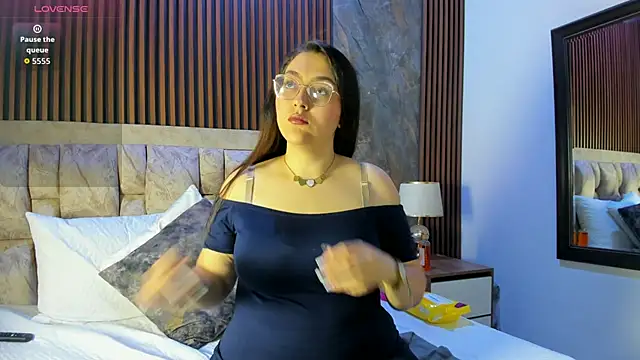 Snapshot of aria_kai_ chatting on 03/23/26, 01:48 aria kai online show from 03/23/26, 01:48