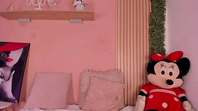 Winnie cutee online show from 06/25/26, 05:12