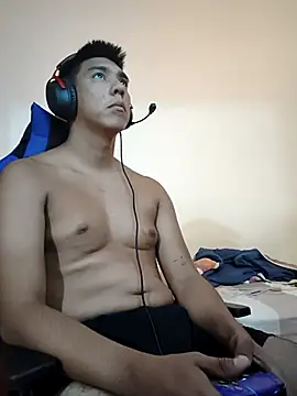 Snapshot of mamichula266 chatting on 03/03/26, 01:39 mamichula266 online show from 03/03/26, 01:39