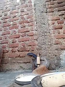 Snapshot of Anjli_hote chatting on 02/15/26, 04:42 Anjli hote online show from 02/15/26, 04:42