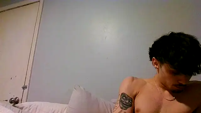 Snapshot of benriskey12 chatting on 03/18/26, 08:50 benriskey12 online show from 03/18/26, 08:50