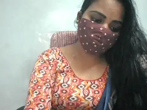 Snapshot of Rathi-priyaa chatting on 06/07/26, 04:27 Rathi-priyaa online show from 06/07/26, 04:27
