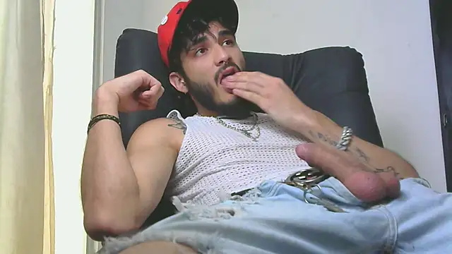 Snapshot of LovexJuxn8 chatting on 02/14/26, 06:59 LovexJuxn8 online show from 02/14/26, 06:59