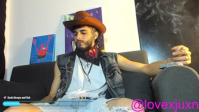 Snapshot of LovexJuxn8 chatting on 03/03/26, 07:31 LovexJuxn8 online show from 03/03/26, 07:31