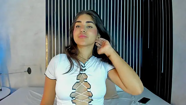 Snapshot of melodyphillips_2_ chatting on 03/08/26, 02:48 melodyphillips 2 online show from 03/08/26, 02:48