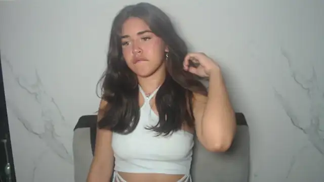 Snapshot of melodyphillips_2_ chatting on 05/03/26, 02:17 melodyphillips 2 online show from 05/03/26, 02:17