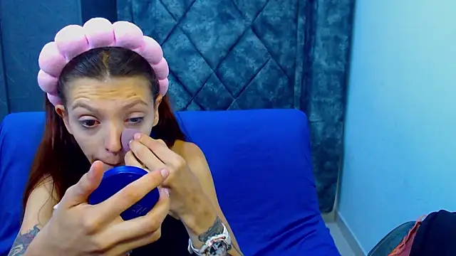 Snapshot of barby_jones25 chatting on 02/14/26, 11:29 barby jones25 online show from 02/14/26, 11:29