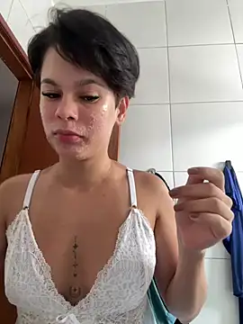 Snapshot of LissPerolaa chatting on 07/17/26, 12:12 LissPerolaa online show from 07/17/26, 12:12