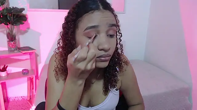 Snapshot of Alice_Grinnerk chatting on 03/03/26, 01:17 Alice Grinnerk online show from 03/03/26, 01:17