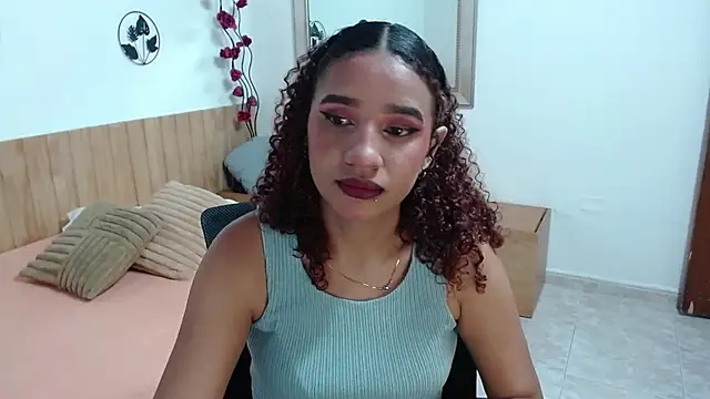 Snapshot of Alice_Grinnerk chatting on 03/18/26, 01:47 Alice Grinnerk online show from 03/18/26, 01:47