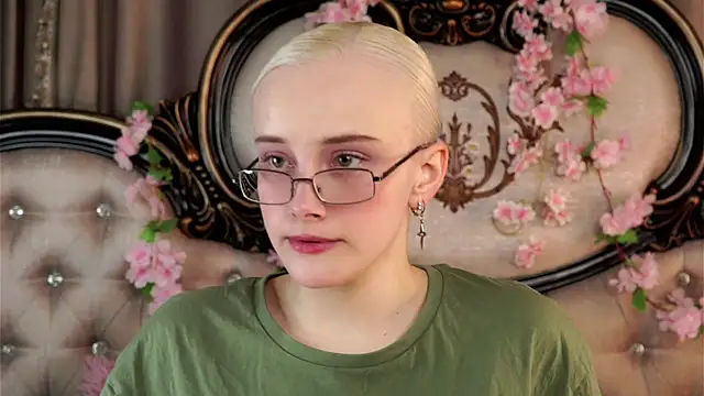 KirstinMcgeady online show from 04/22/26, 11:12