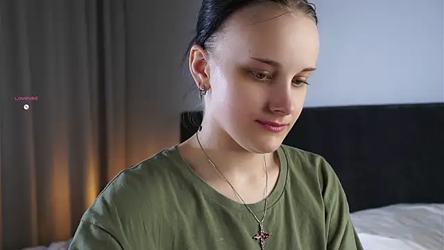 KirstinMcgeady online show from 06/12/26, 12:37