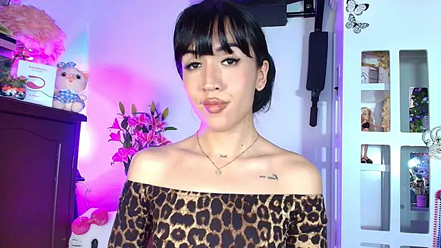 Yiyii online show from 05/11/26, 08:06