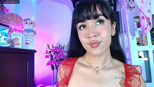 Yiyii online show from 05/13/26, 09:00