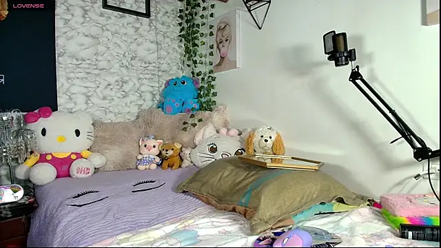 Yiyii online show from 06/25/26, 12:42