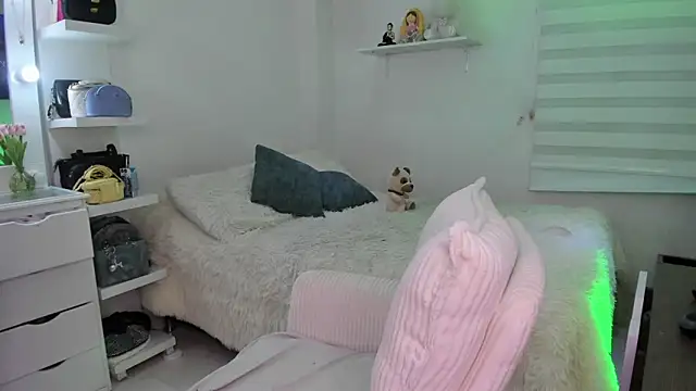 anitatoro 0 online show from 05/13/26, 10:17