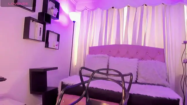 Aurora Ellis  online show from 04/28/26, 02:11