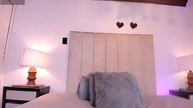 MissMilf  online show from 04/28/26, 07:52