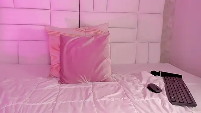 Snapshot of ween_sheng_ chatting on 03/08/26, 03:21 ween sheng online show from 03/08/26, 03:21