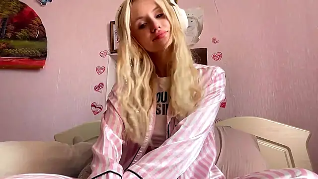 Snapshot of MelissaZaria chatting on 06/19/26, 07:34 MelissaZaria online show from 06/19/26, 07:34