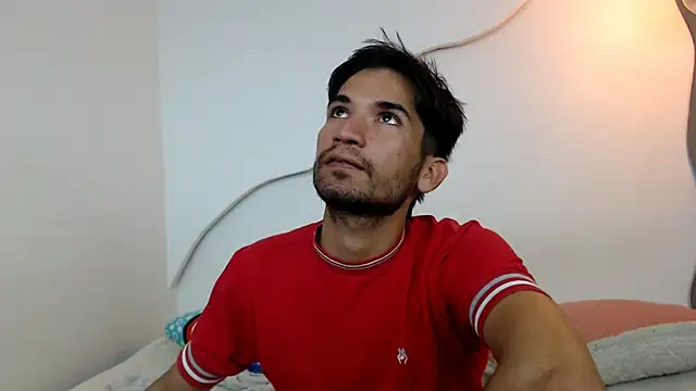 Snapshot of johanoro333 chatting on 02/19/26, 11:01 johanoro333 online show from 02/19/26, 11:01