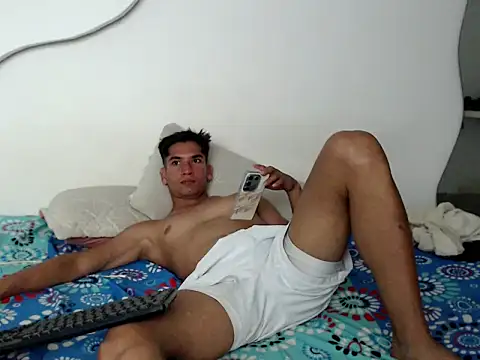 Snapshot of johanoro333 chatting on 03/08/26, 01:47 johanoro333 online show from 03/08/26, 01:47