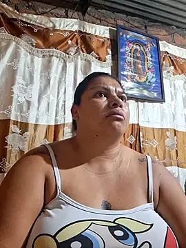Juli Powl online show from 05/20/26, 10:54