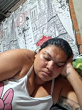 Juli Powl online show from 06/26/26, 01:43