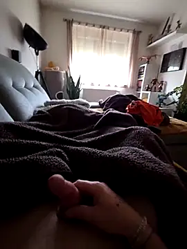 Snapshot of GerneNackt89 chatting on 03/27/26, 01:44 GerneNackt89 online show from 03/27/26, 01:44