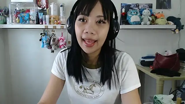 Snapshot of GloryKulikowski chatting on 03/05/26, 01:45 GloryKulikowski online show from 03/05/26, 01:45