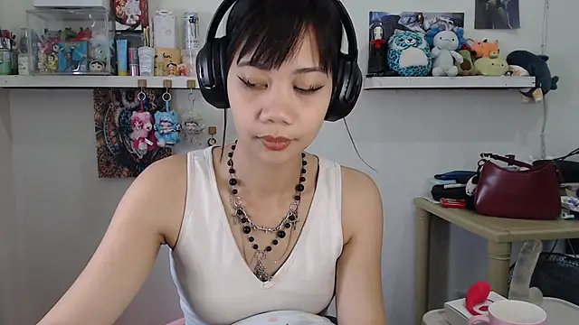 Snapshot of GloryKulikowski chatting on 03/14/26, 02:17 GloryKulikowski online show from 03/14/26, 02:17