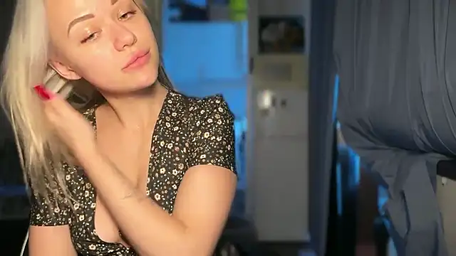 Snapshot of Leylia_Lily chatting on 04/11/26, 02:32 Leylia Lily online show from 04/11/26, 02:32