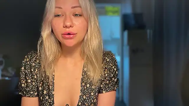 Snapshot of Leylia_Lily chatting on 05/13/26, 12:46 Leylia Lily online show from 05/13/26, 12:46