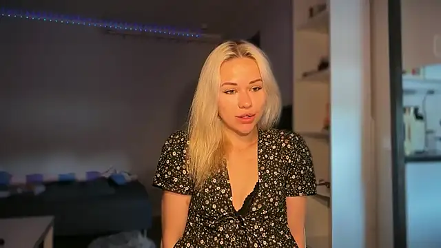 Snapshot of Leylia_Lily chatting on 06/03/26, 01:03 Leylia Lily online show from 06/03/26, 01:03