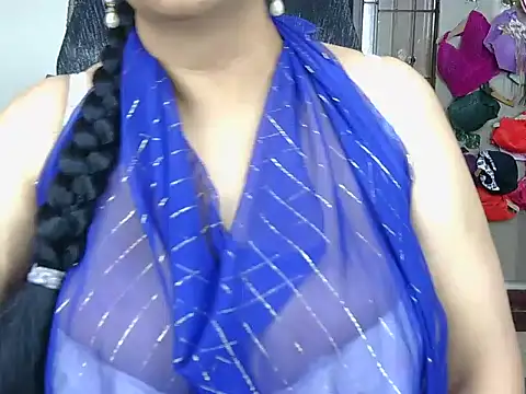 Snapshot of Hot_Sonniyaa chatting on 05/21/26, 04:47 Hot Sonniyaa online show from 05/21/26, 04:47