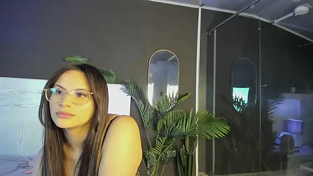 Snapshot of Mia_noiir chatting on 05/06/26, 04:08 Mia noiir online show from 05/06/26, 04:08