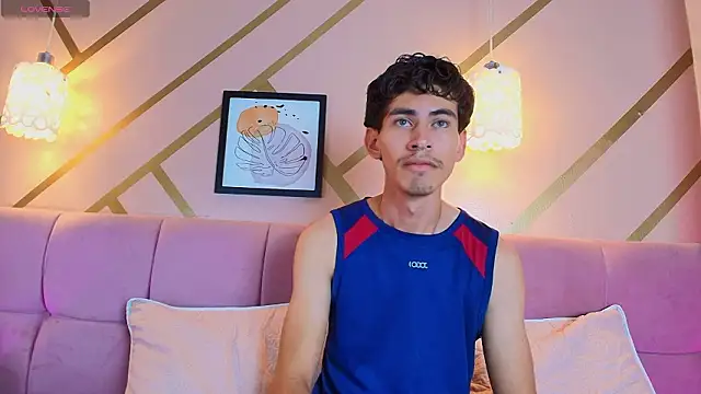 Snapshot of skinny_jean_ chatting on 03/03/26, 09:31 skinny jean online show from 03/03/26, 09:31