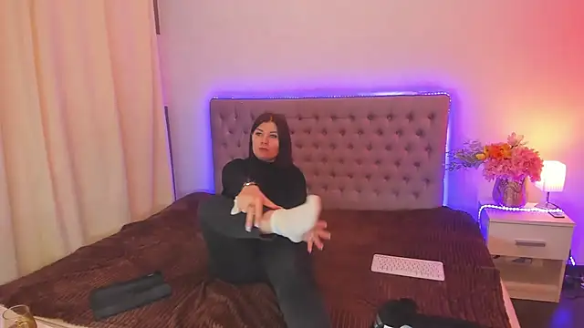 AmandaHoppe online show from 05/03/26, 05:02