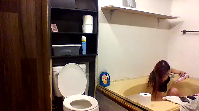 Snapshot of issyamazin chatting on 02/17/26, 04:35 issyamazin online show from 02/17/26, 04:35